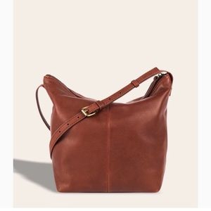 AMERICAN LEATHER CO. Dayton crossbody in cognac